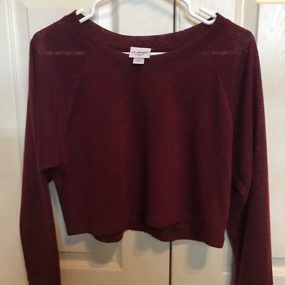 Long sleeve burgundy crop top